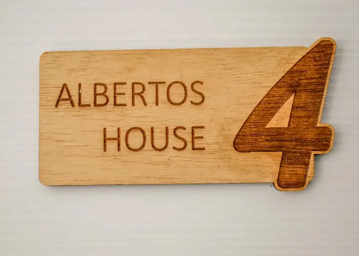 Albertoshouse Aparthotel 4*