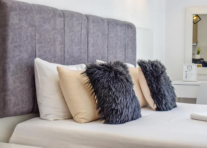 Aparthotel Albertoshouse 4*