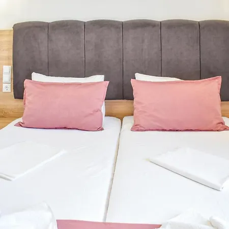 Albertoshouse Aparthotel Città di Skiathos