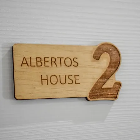 Albertoshouse Aparthotel