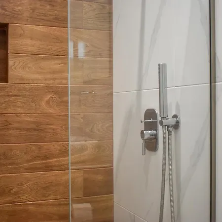 Albertoshouse Aparthotel 4*