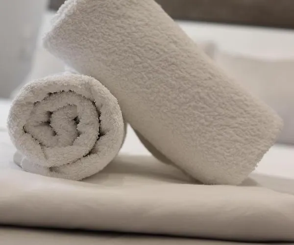 Apart Otel Albertoshouse İskados