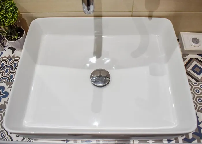 Apart Otel Albertoshouse İskados