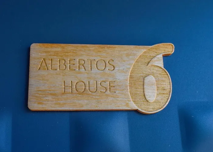 Albertoshouse İskados
