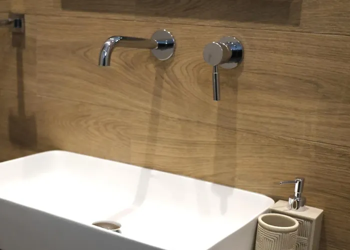 Albertoshouse 4* İskados