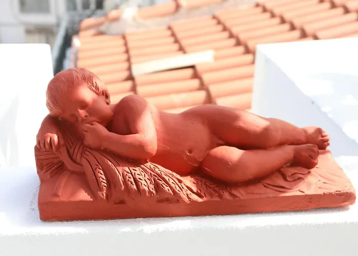 Albertoshouse İskados