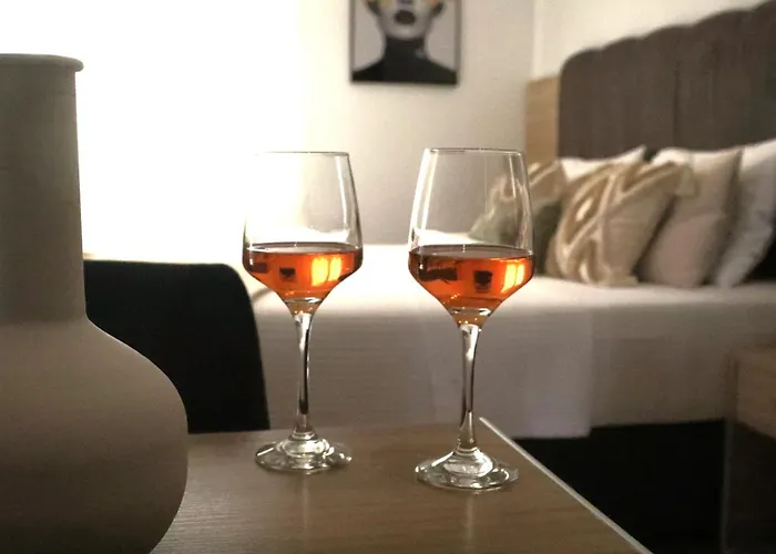 Albertoshouse İskados