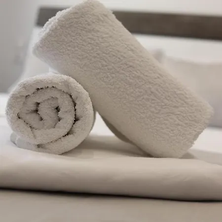 Apart Otel Albertoshouse İskados