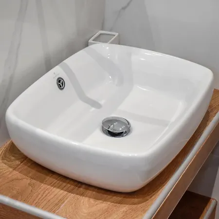 Albertoshouse Apartmanhotel 4*