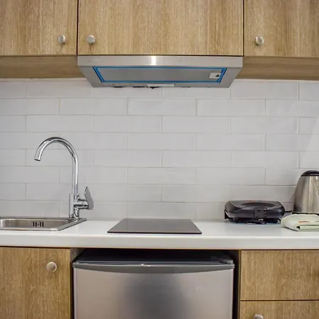 Albertoshouse İskados