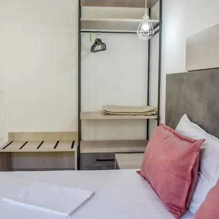 Aparthotel Albertoshouse 3*
